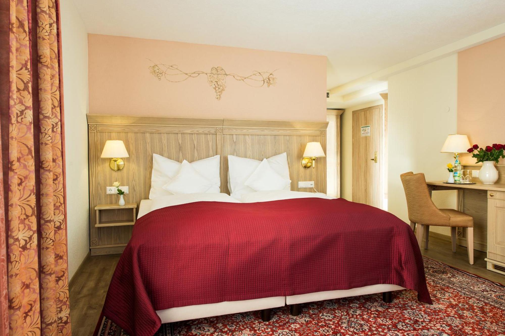 Hotel Rebstock Baden-Baden Room photo